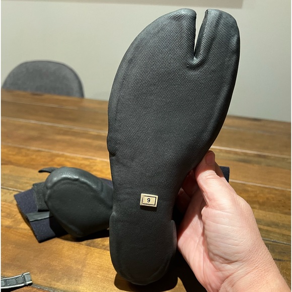 Body Glove Wet suit surf booties 🏄🏽‍♂️ - Picture 4 of 6